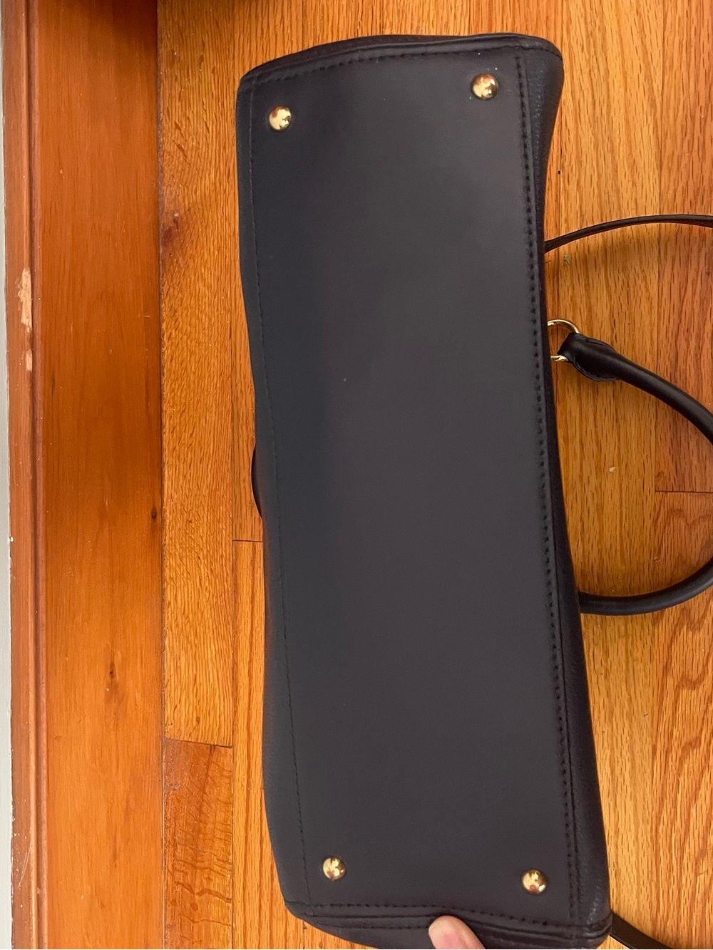 Pebble leather belted bag - Picture 4 of 4